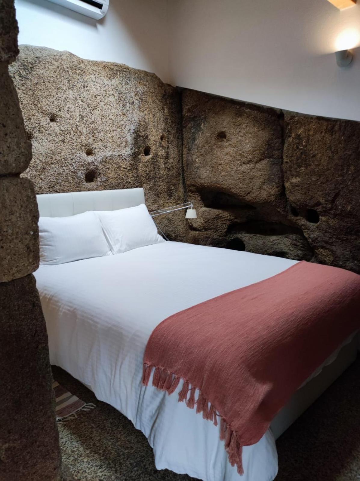 Casa Do Meio Em Quinta De Sao Pedro De Vir-A-Corca 蒙桑图 外观 照片