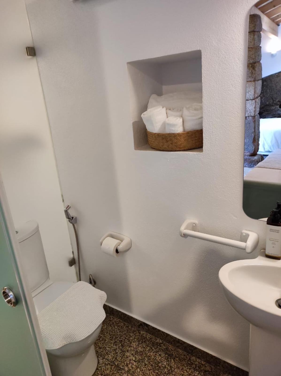 Casa Do Meio Em Quinta De Sao Pedro De Vir-A-Corca 蒙桑图 外观 照片